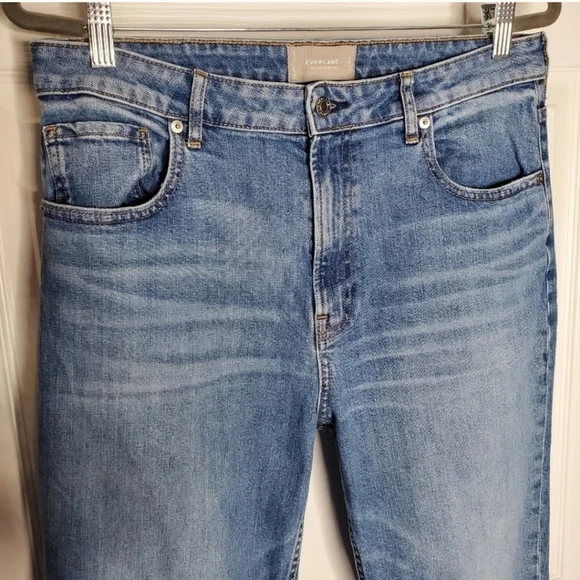 Everlane Blue Curvy Cheeky High Rise Distressed Straight Leg Jeans - Picture 4 of 10